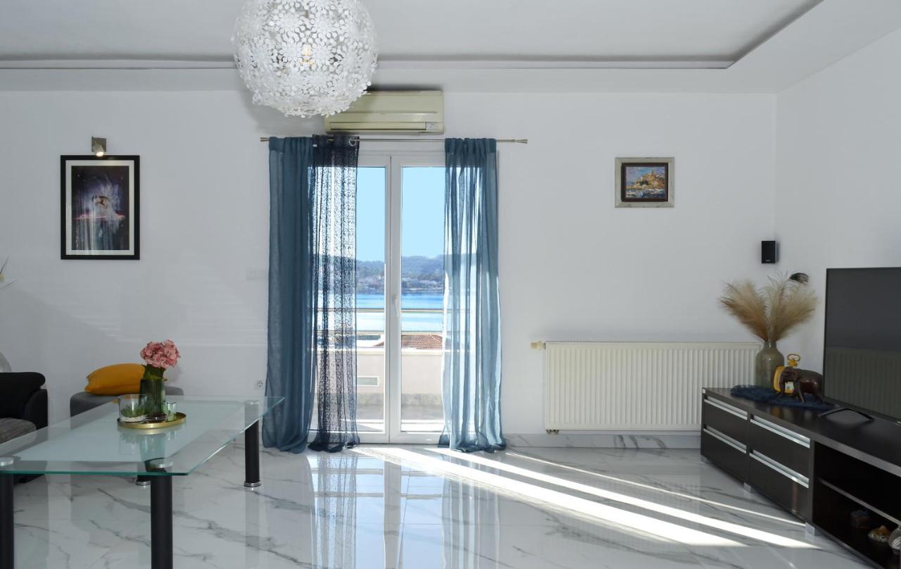 Copacabana Beach Apartments Trogir Exterior foto